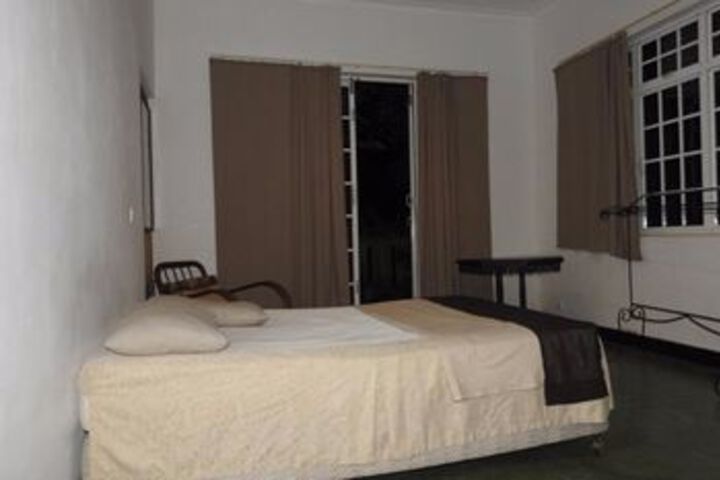 Room 10 of 19