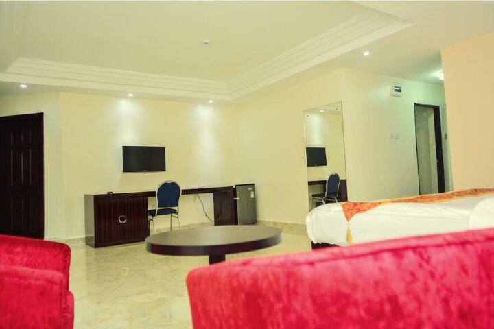 Room 37 of 99