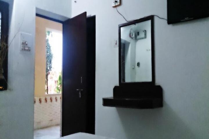 Room 3 of 6