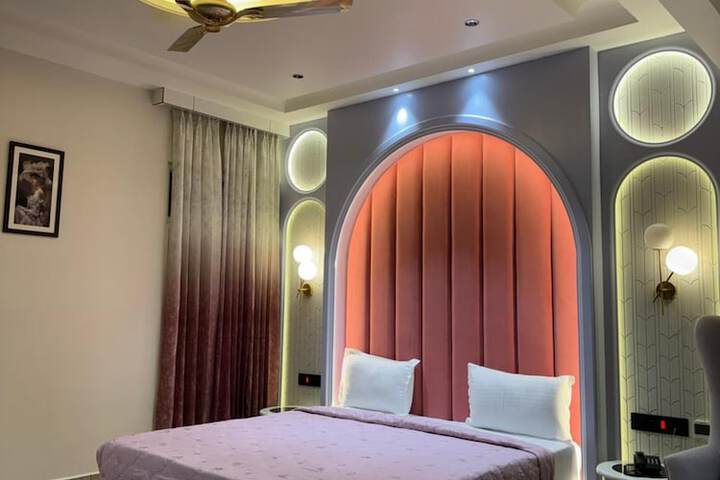 Room 15 of 22