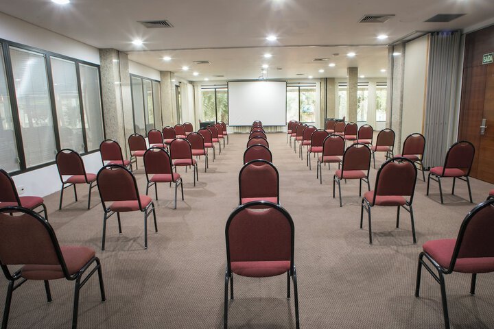 Ballroom/Hall 84 of 91