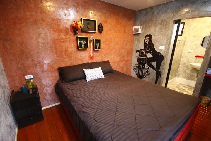 Room 71 of 122
