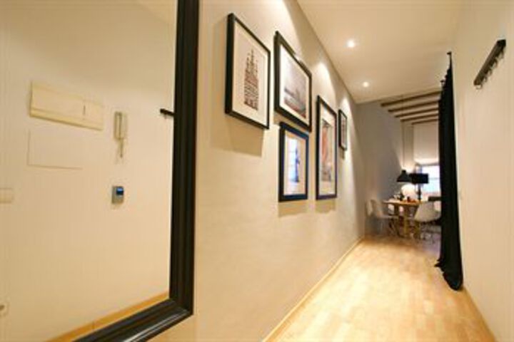 Room 6 of 18