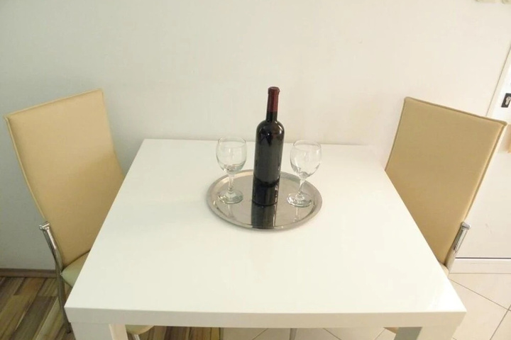 Dining 9 of 10
