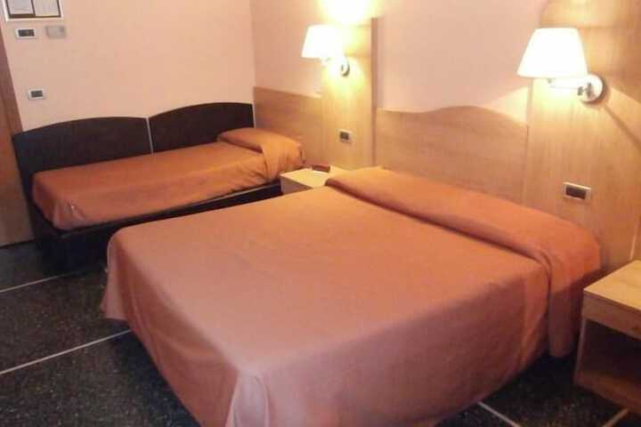 Room 9 of 21
