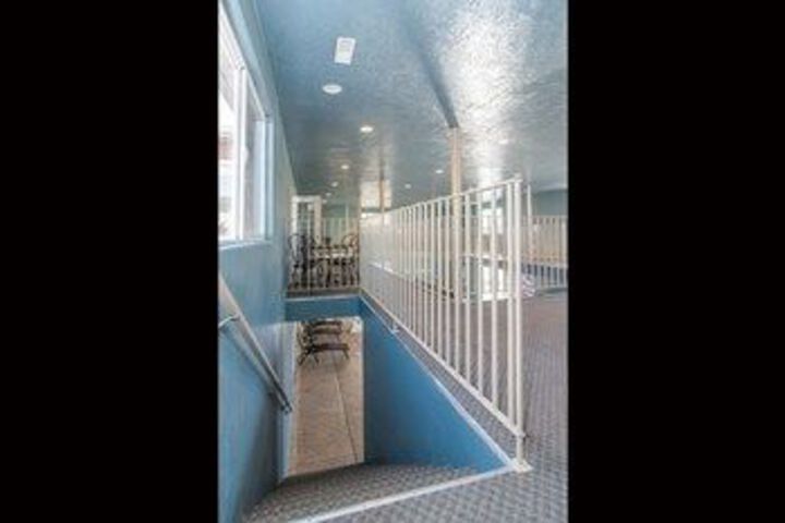 Room 40 of 150