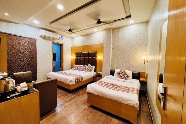 Room 8 of 35