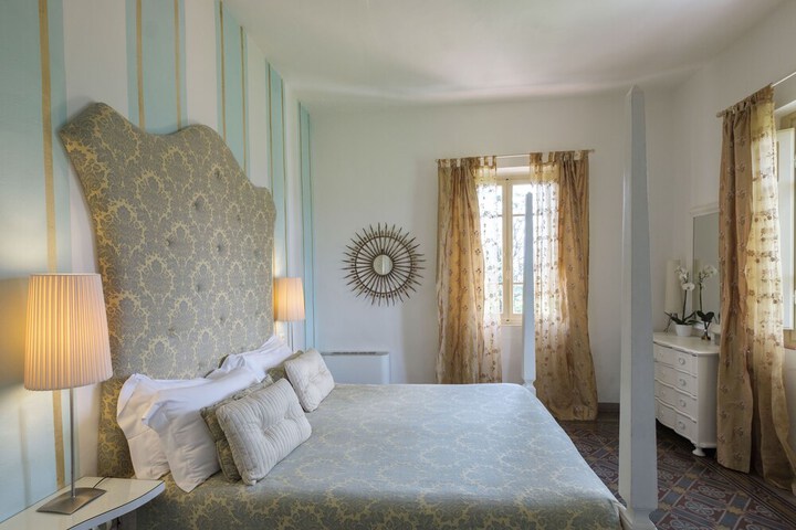 Room 12 of 73