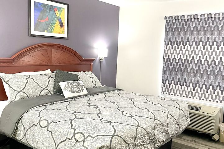 Standard | King Bed (2 of 12)