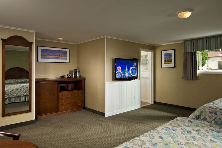Room 2 of 33