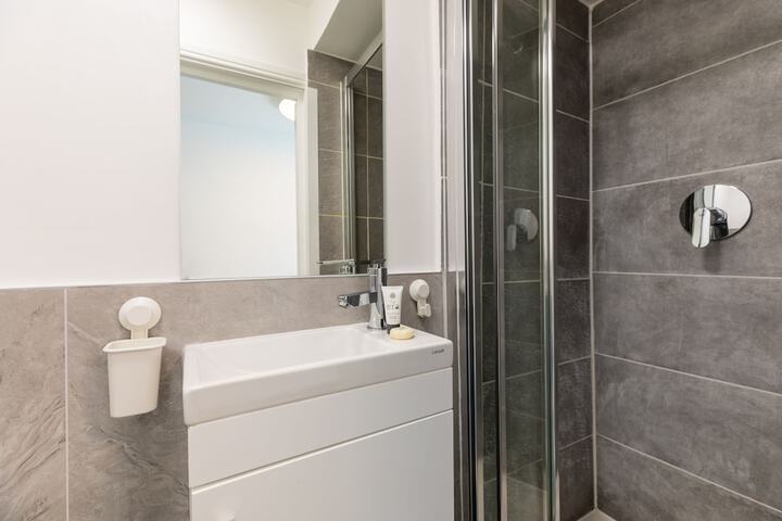 Room 87 of 136