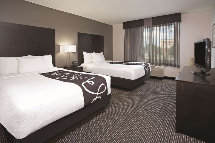 2 Double Beds (2 of 8)