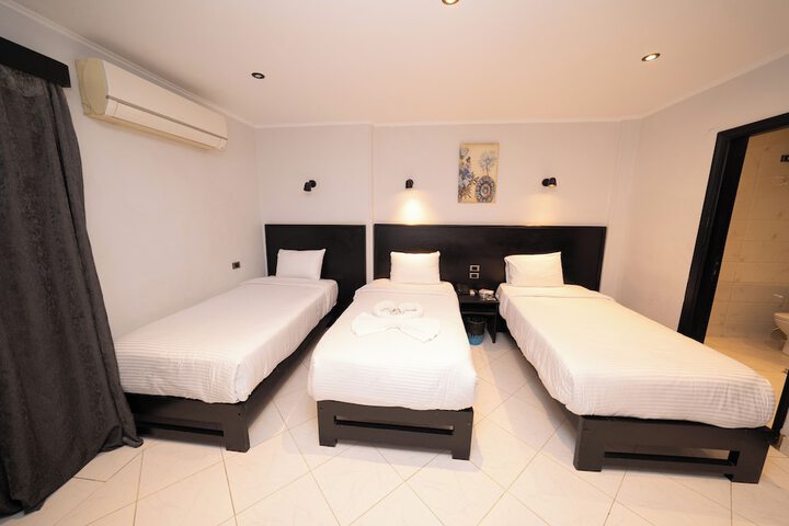 Room 53 of 107