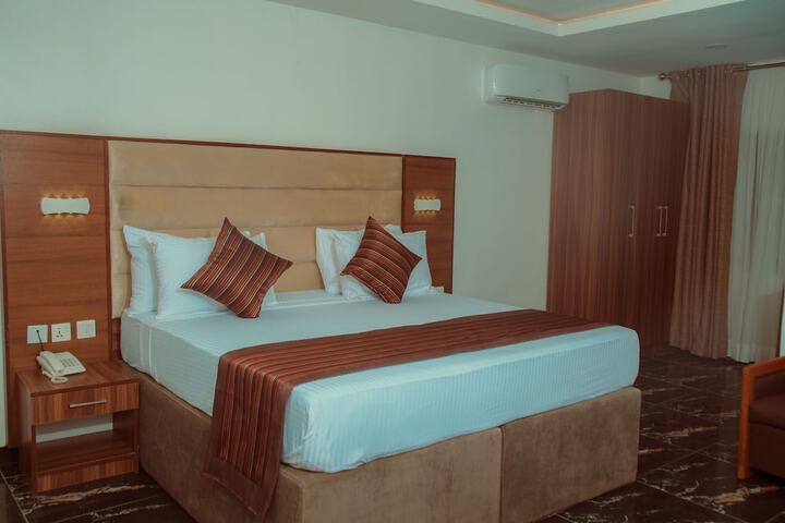 Room 13 of 23