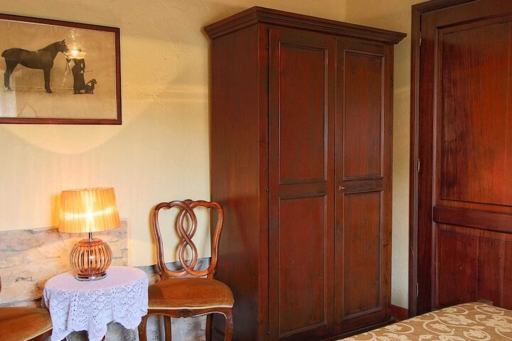 Room 6 of 113