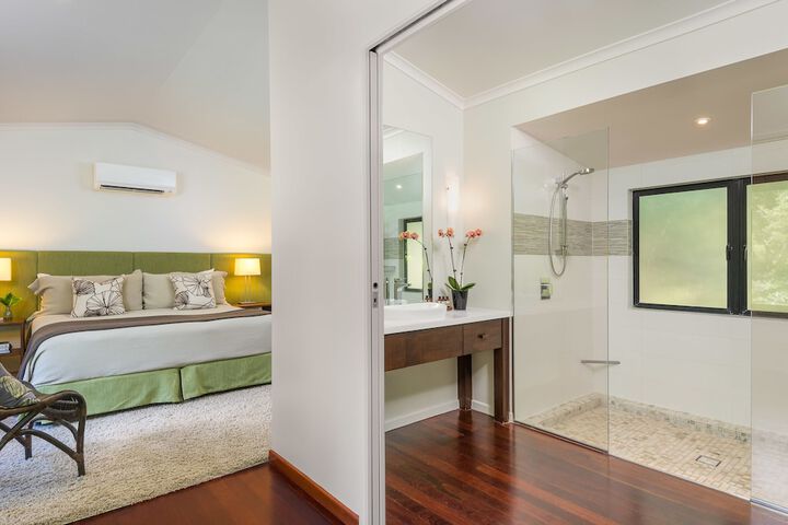 Room 40 of 79