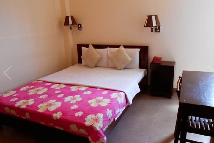 Room 8 of 43