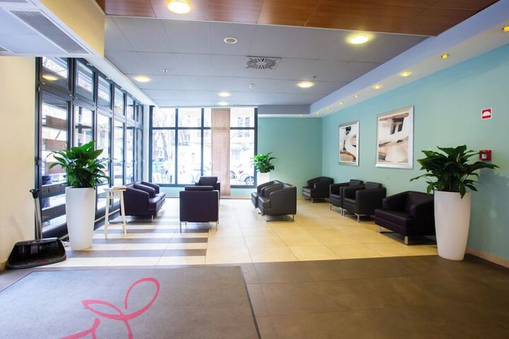 Entrance & Lobby