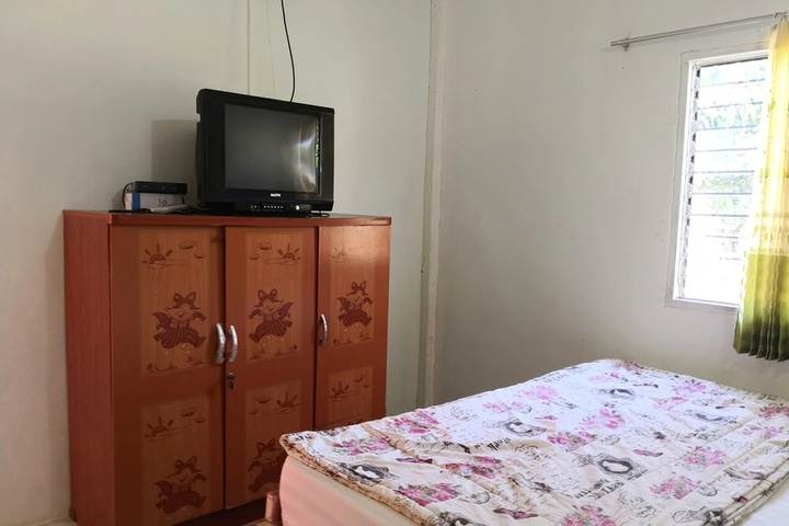 Room 3 of 18