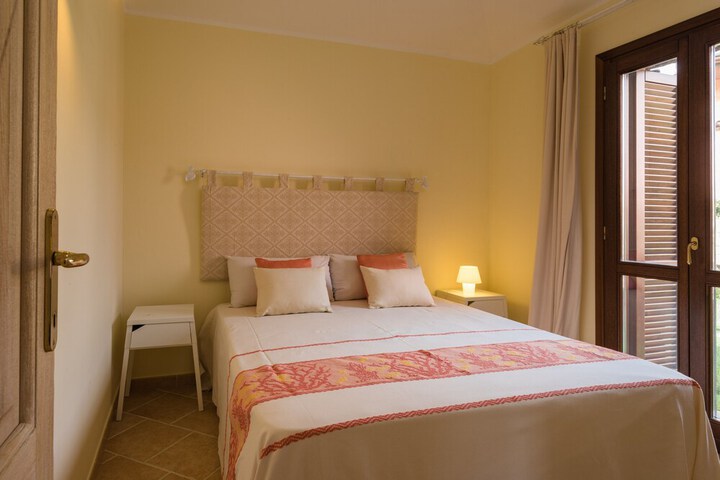 Room 9 of 104