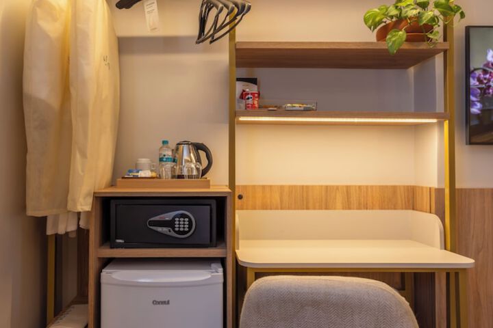 Room 43 of 149
