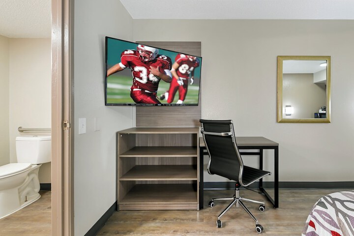ADA Accessible Standard King (13 of 24)