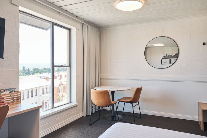 Room 12 of 21