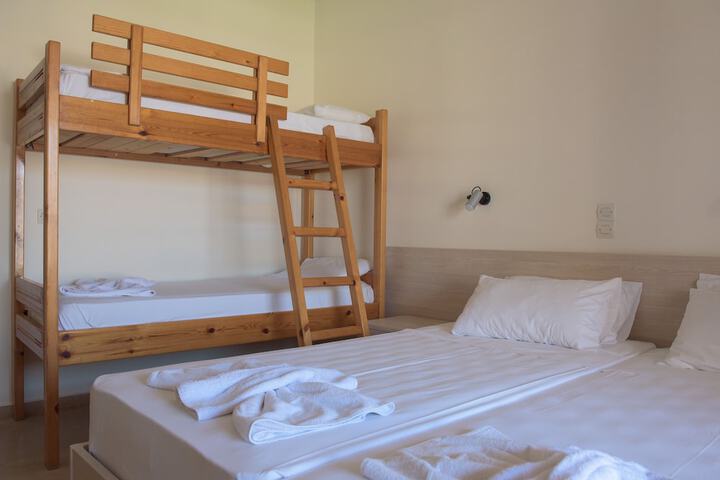 Room 7 of 27