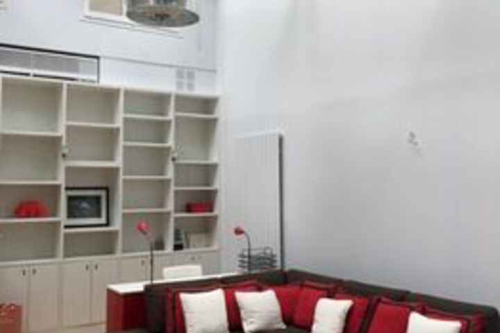 Room 32 of 189