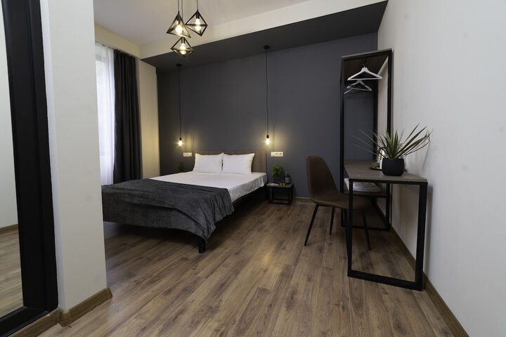 Room 18 of 37