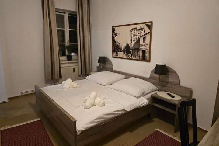Room 2 of 49