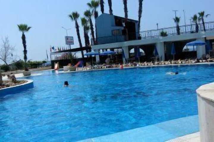 Pool 13 of 31
