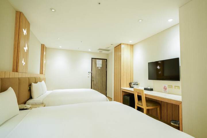 Room 3 of 66