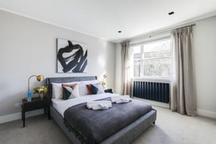 Room 9 of 23