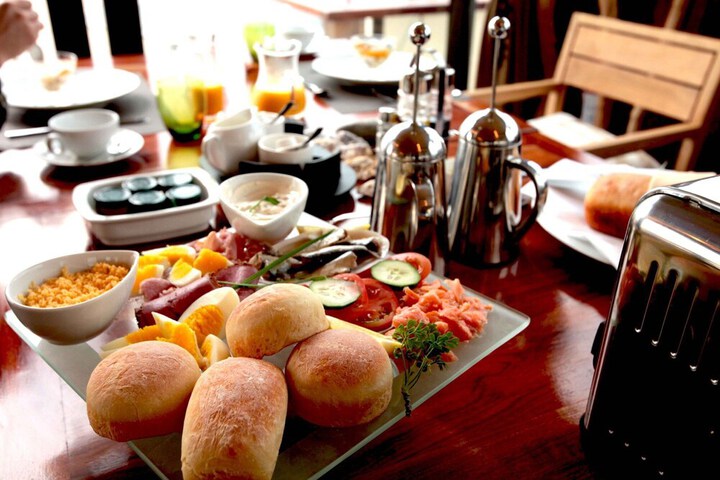 Breakfast/Coffee Service 26 of 40