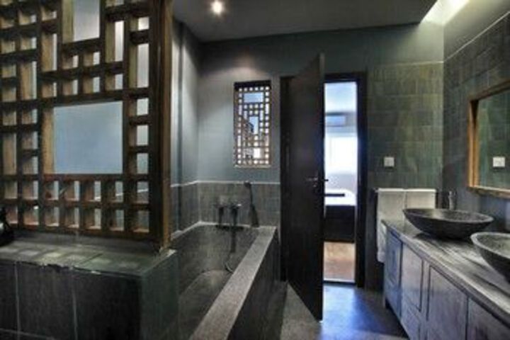 Room 4 of 73
