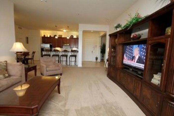 Room 9 of 10