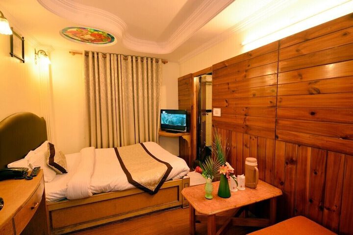 Room 3 of 22
