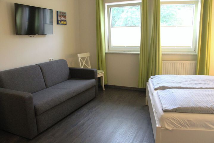 Room 5 of 68