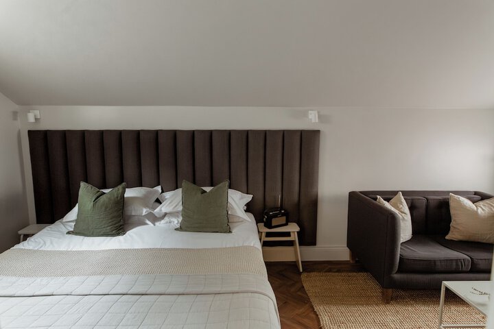 Room 9 of 36