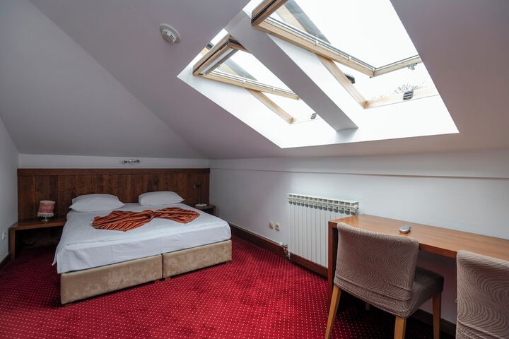 Room 5 of 30