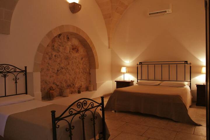 Room 10 of 42