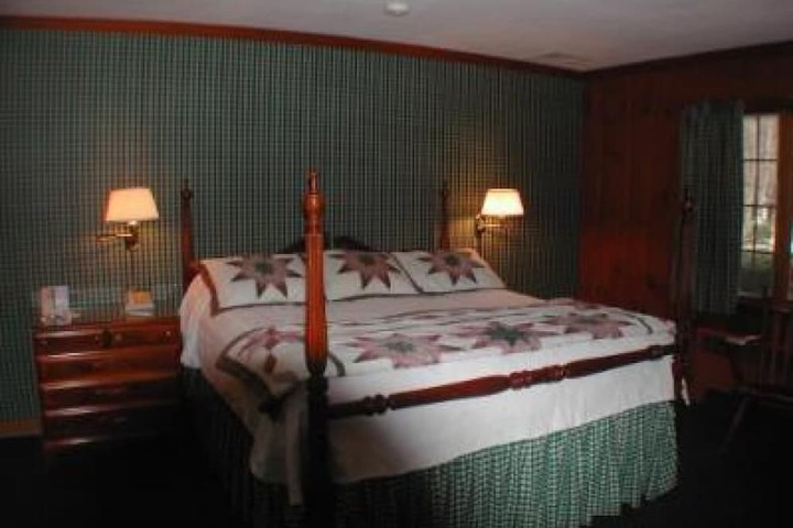 Room 27 of 84
