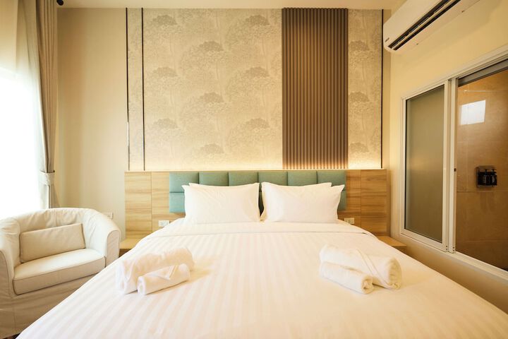 Room 18 of 32