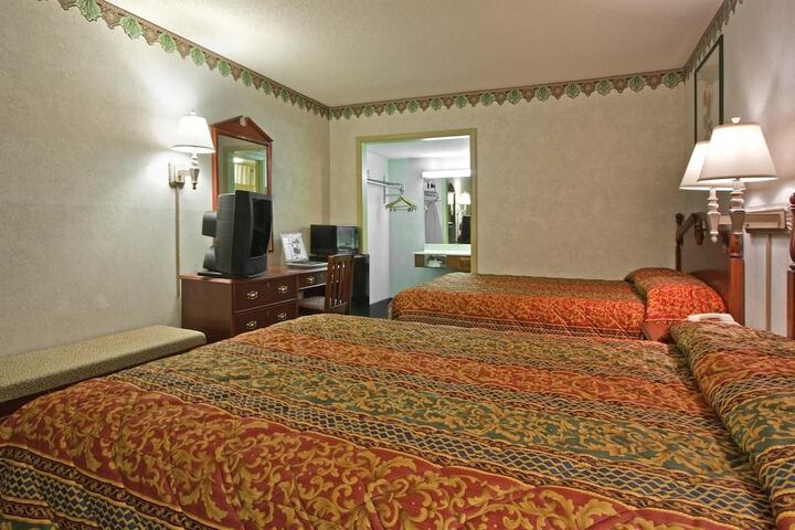 2 Double Beds (4 of 7)