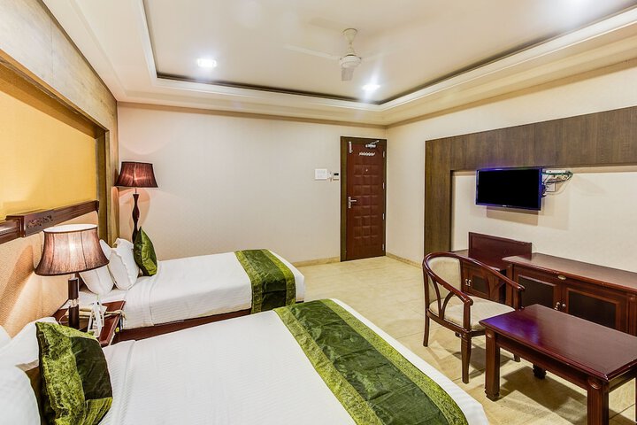 Room 13 of 49