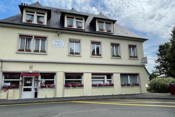Hôtel de France in Pont-l'Eveque