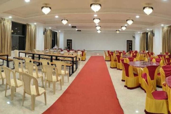 Ballroom/Hall 12 of 15