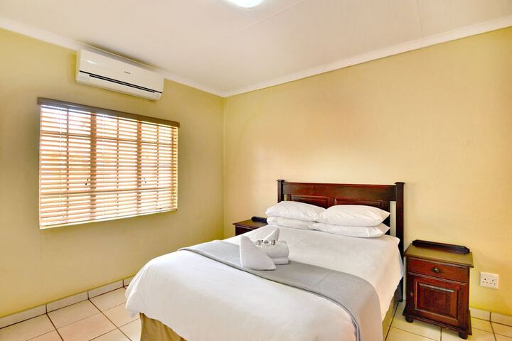 Room 28 of 136