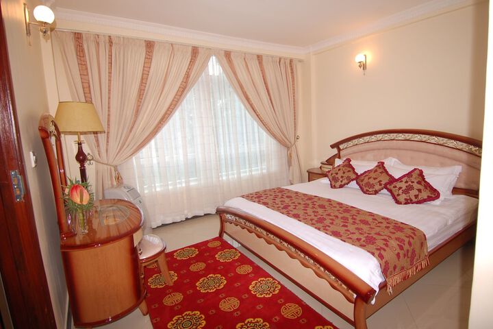 Room 6 of 20